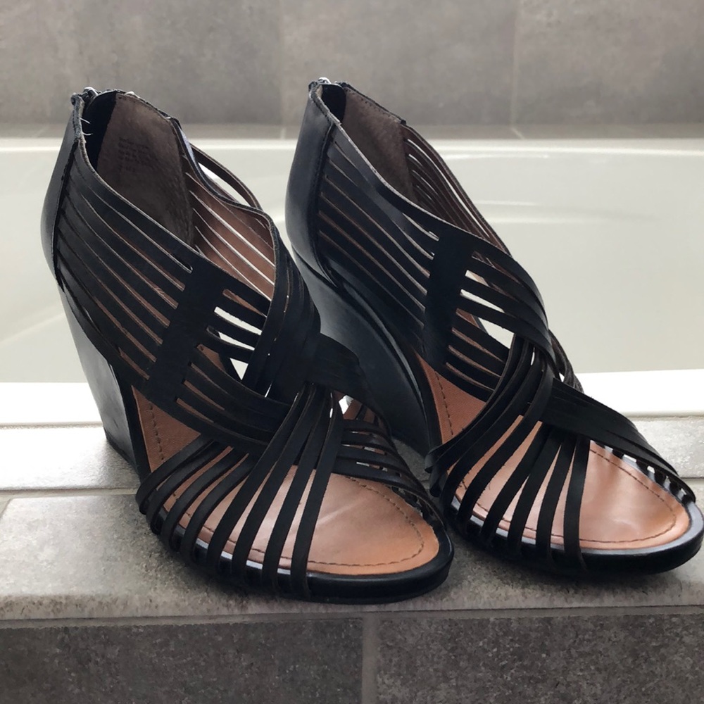 Seychelles Wedge Sandals Sz 7.5